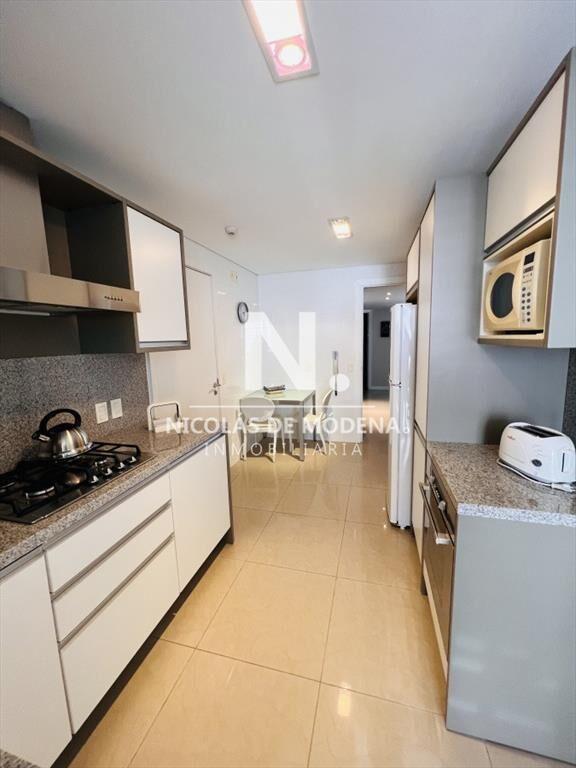 Vende apartamento de 2 dormitorios con hermosa vista. Mansa