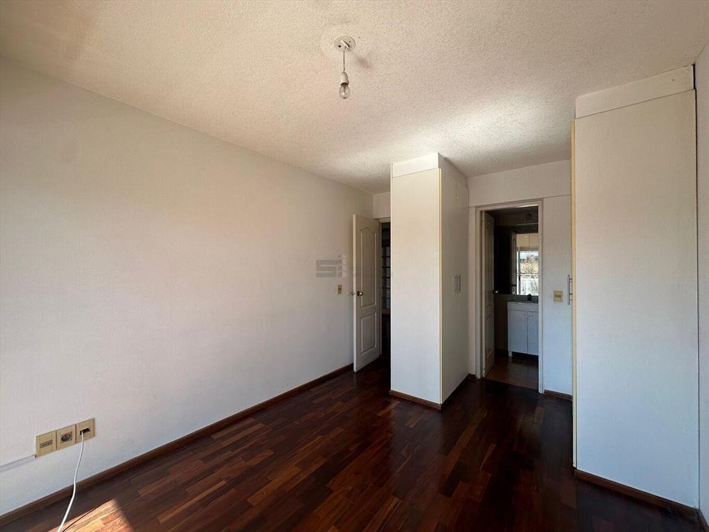Se alquila Apartamento de 3 dormitorios con balcón en Punta