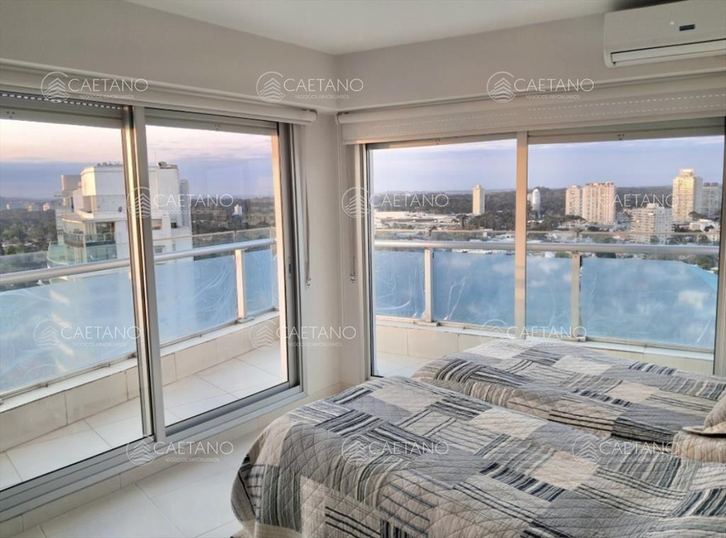 Venta apartamento en Punta del Este con vista al