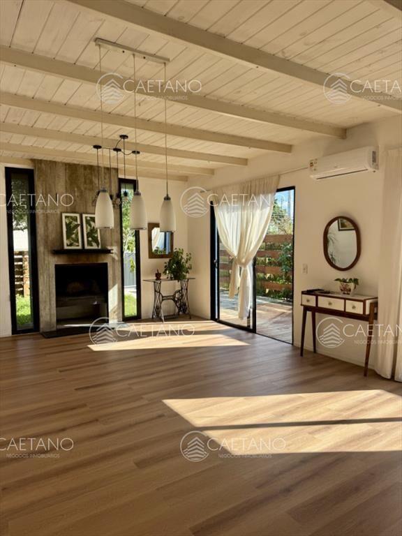 Calida casa a pocos metros del mar.
