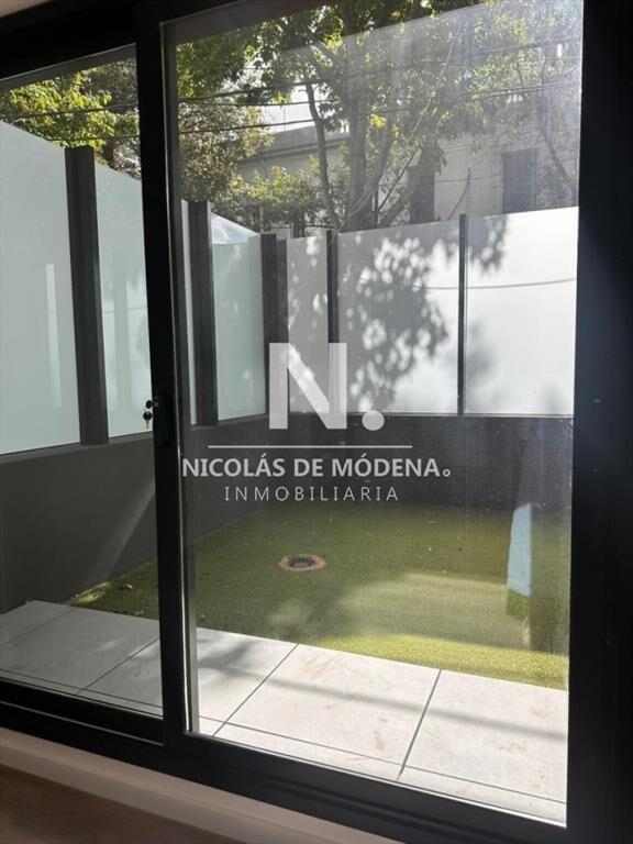 Venta Monoambiente con patio al Frente, Entrega .
