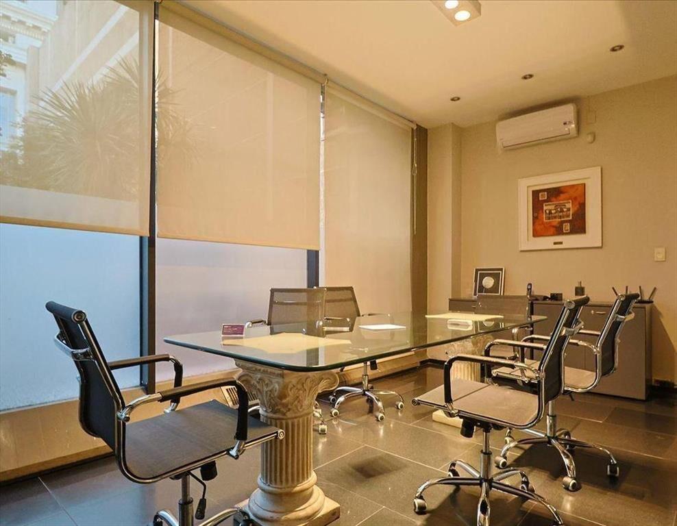 Venta de Edificio en Cerrito y Zabala 7 pisos mas subsuelo