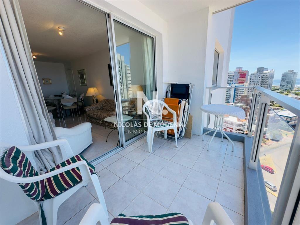 Venta de apartamento de 2 dormitorios con todos