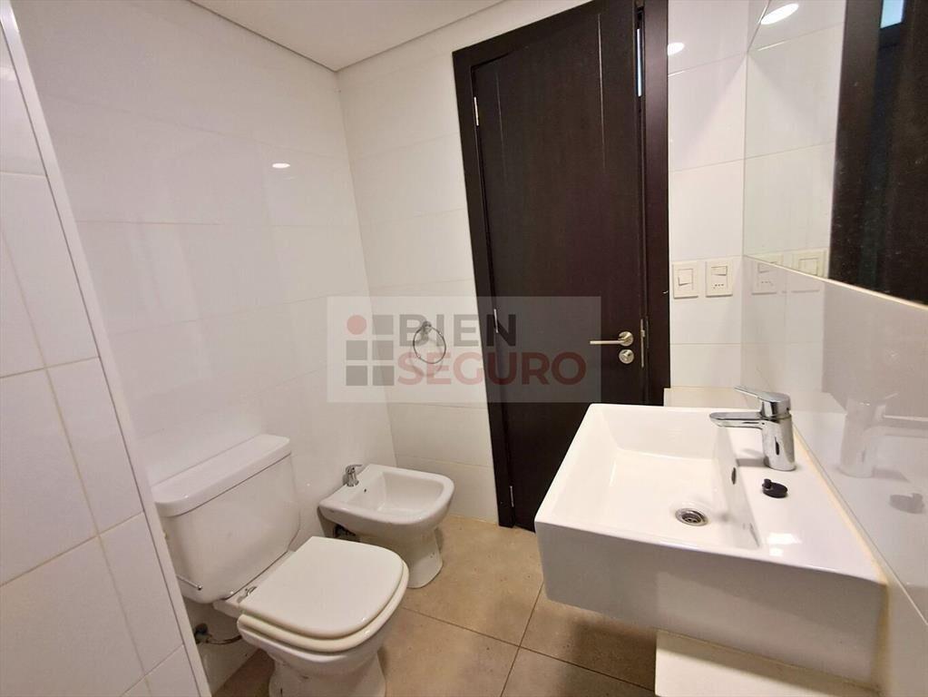 Cómodo monoambiente en alquiler en Pocitos. Apto para vivie