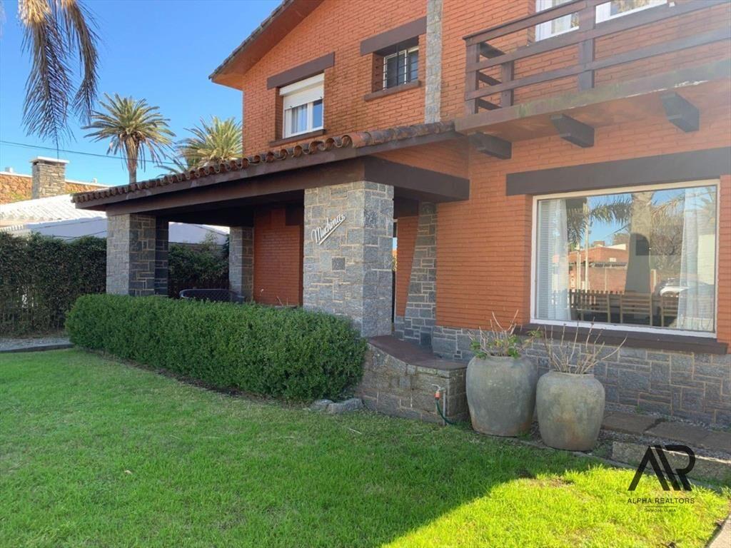 Gran casa en alquiler en Peninsula, proximo al faro
