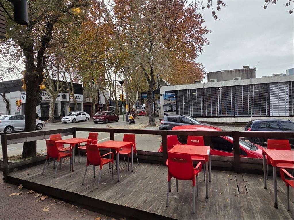 ALQUILER O VENTA - LOCAL COMERCIAL - RIVERA Y MARCO BRUTO -