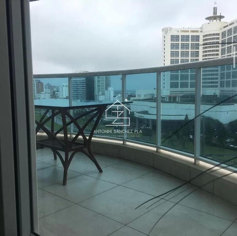 Departamento de 2 dormitorios con parrillero en venta en Ca