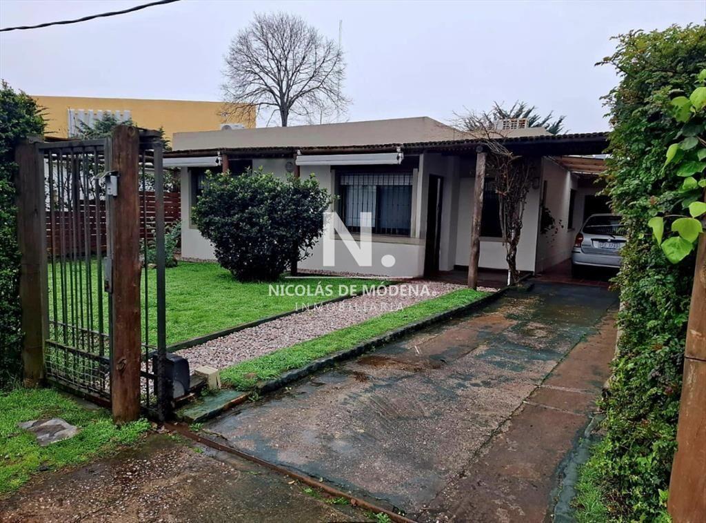 Casa de 3 dormitorios en Barrio Cantegril en