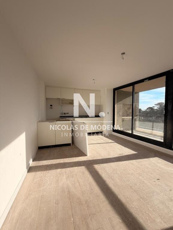 VENDE DEPTO DE 1 DORMITORIO CON PARRILLERO