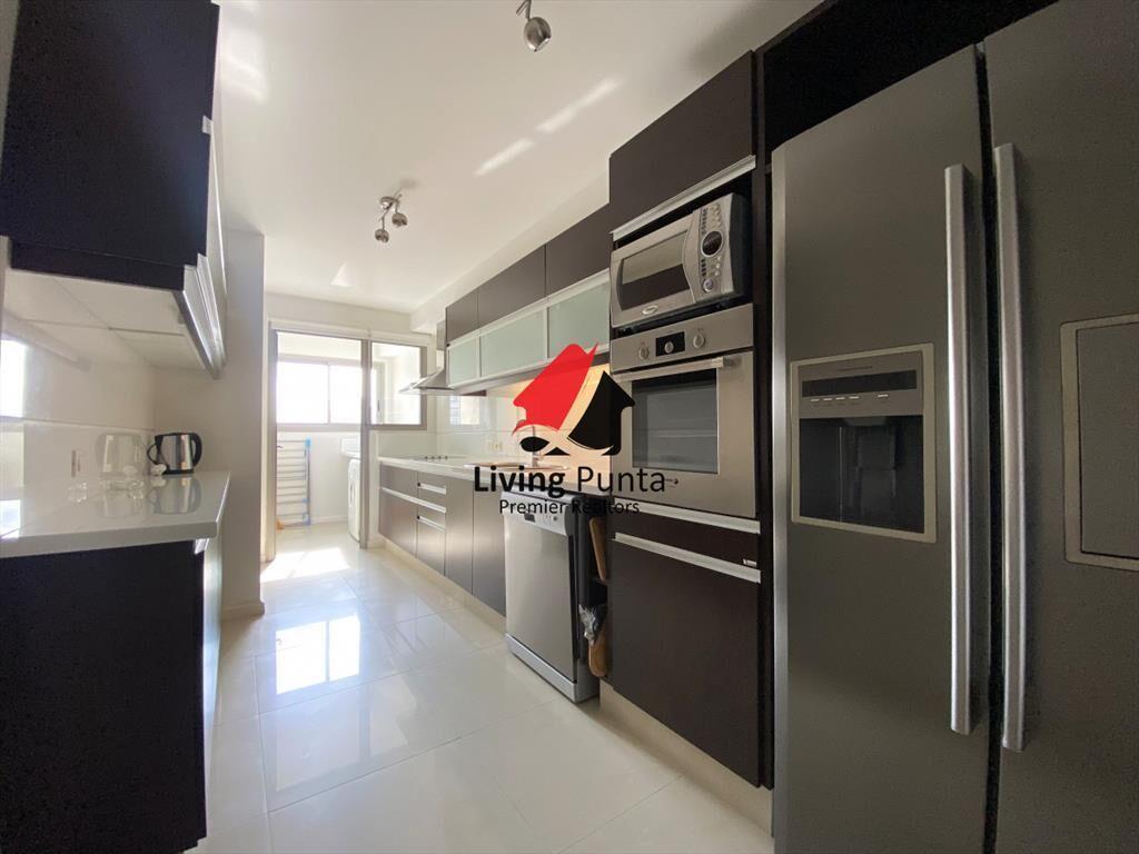 Apartamento de 3 dormitorios en Brava, Punta del Este.