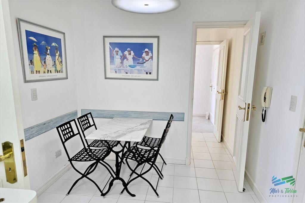 APARTAMENTO CON 3 DORMITORIOS Y SERVICIO, PROPIO,