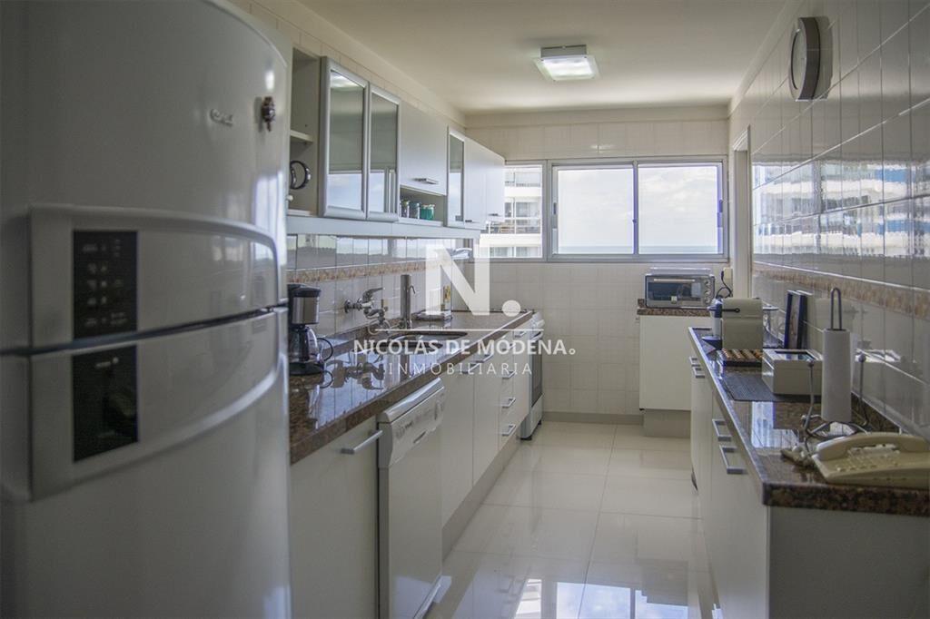 Espectacular apartamento con vistas de primera 3