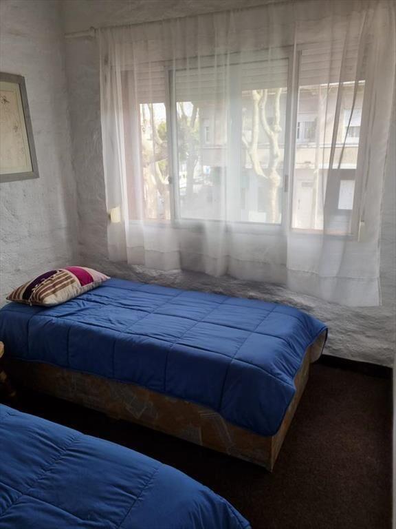 Edificio entero con 3 unidades , Lima prox Av Libertador !!