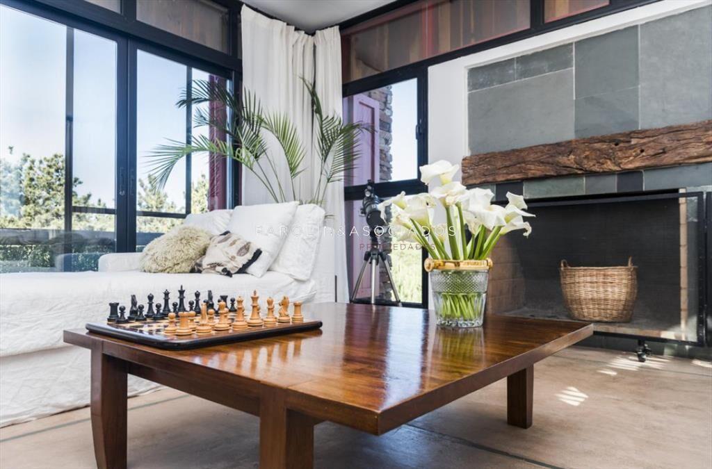 Casa en Venta de 4 Dormitorios en Village del