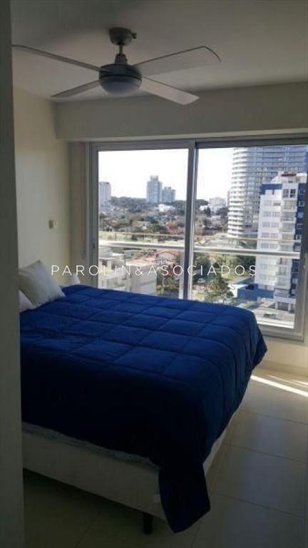 Apartamento de 2 dormitorios en Season Tower, del