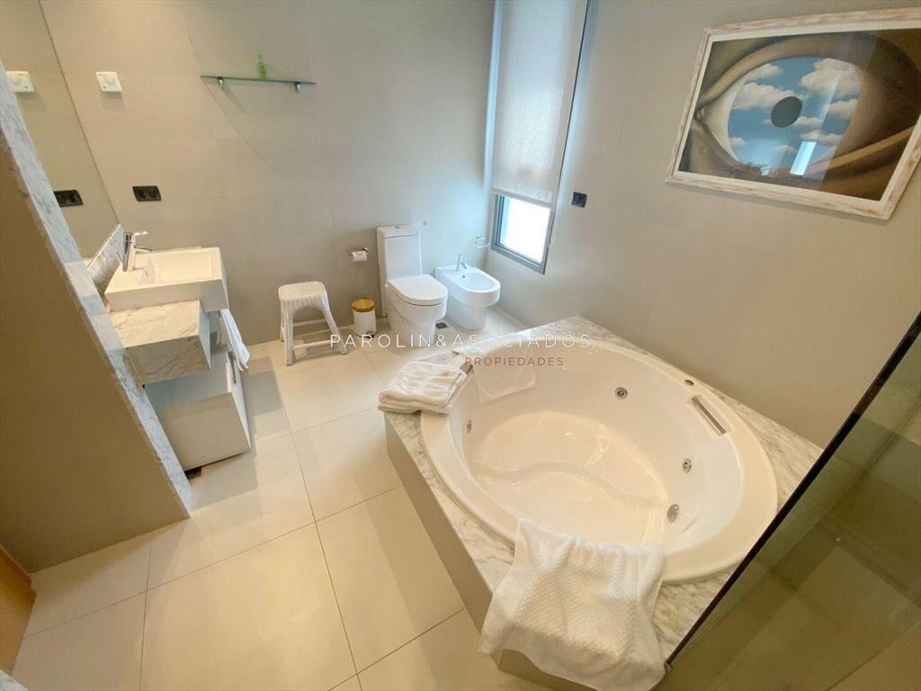 Apartamento en venta en Tiburon terrazas, Brava,
