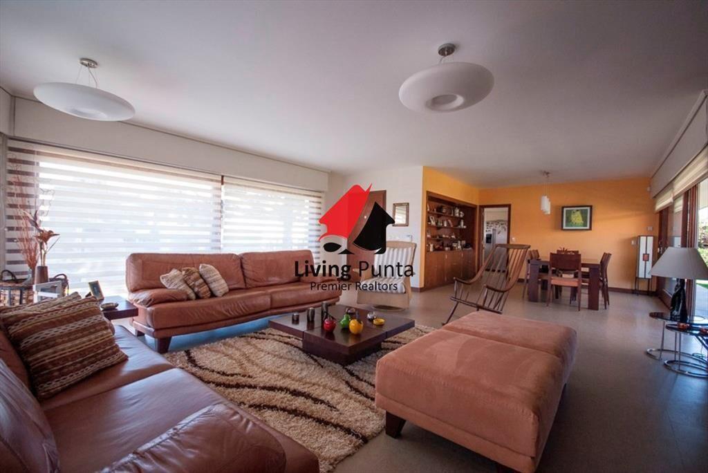 Casa en Punta del Este, playa mansa, 4 , piscina