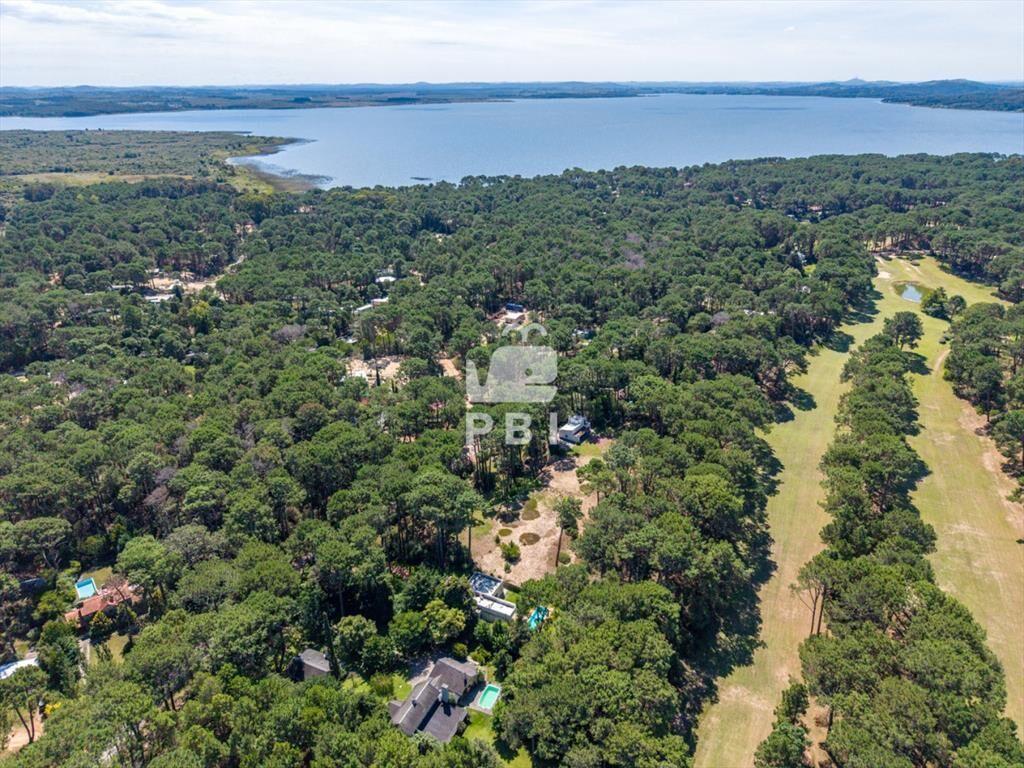 Terreno en venta en Club Del Lago, Punta Ballena