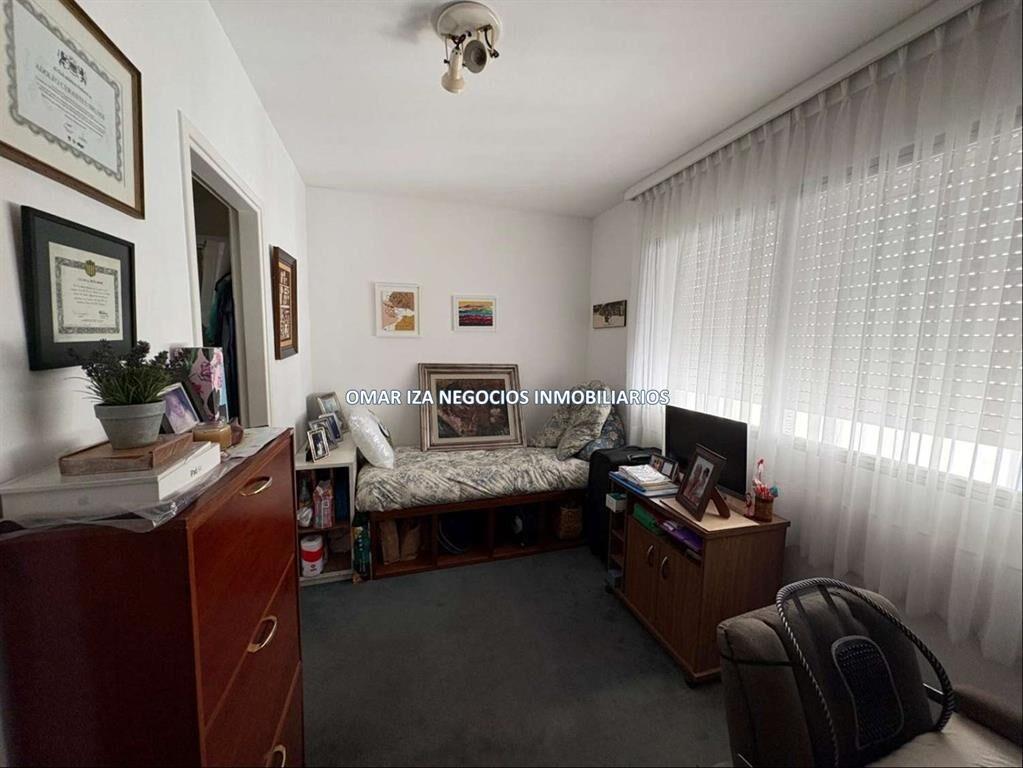 VENTA APARTAMENTO RAMBLA POCITOS ESQUINERO DOS GARAJES IMPE