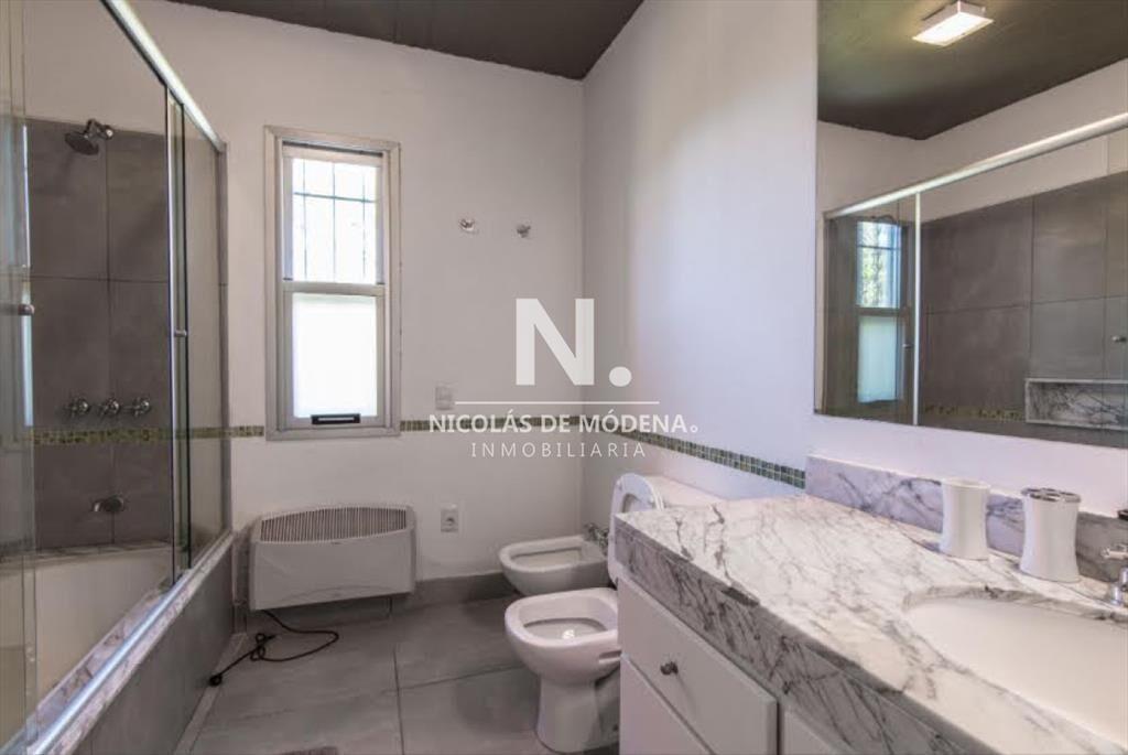 Venta de casa en La Juanita - Jose Ignacio de 4