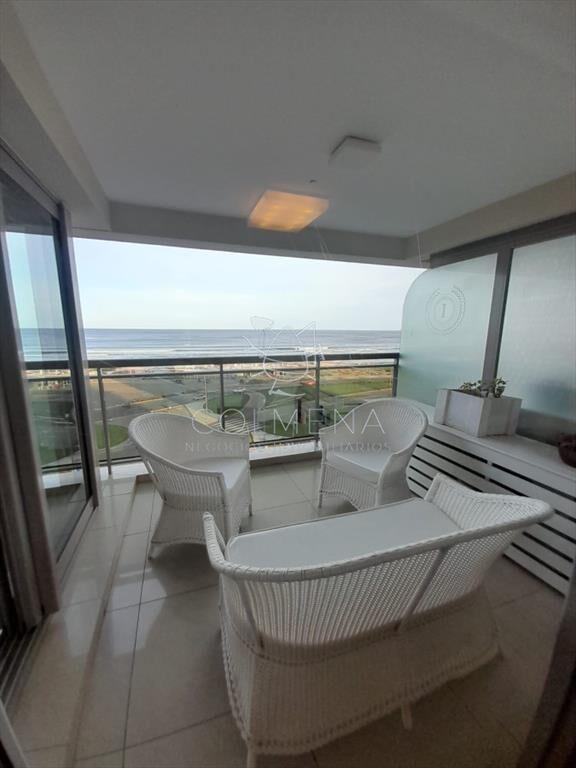 Apartamento en Alquiler de 3 dormitorios en Punta