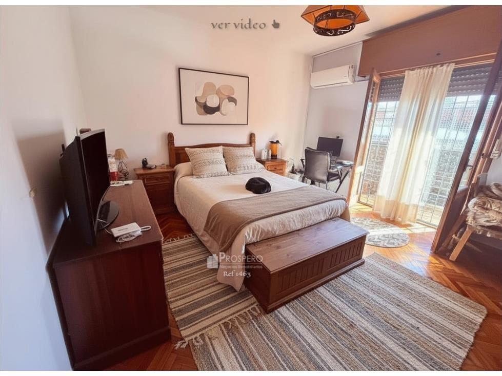 1463/1  venta casa 2 dorm,cochera Buceo