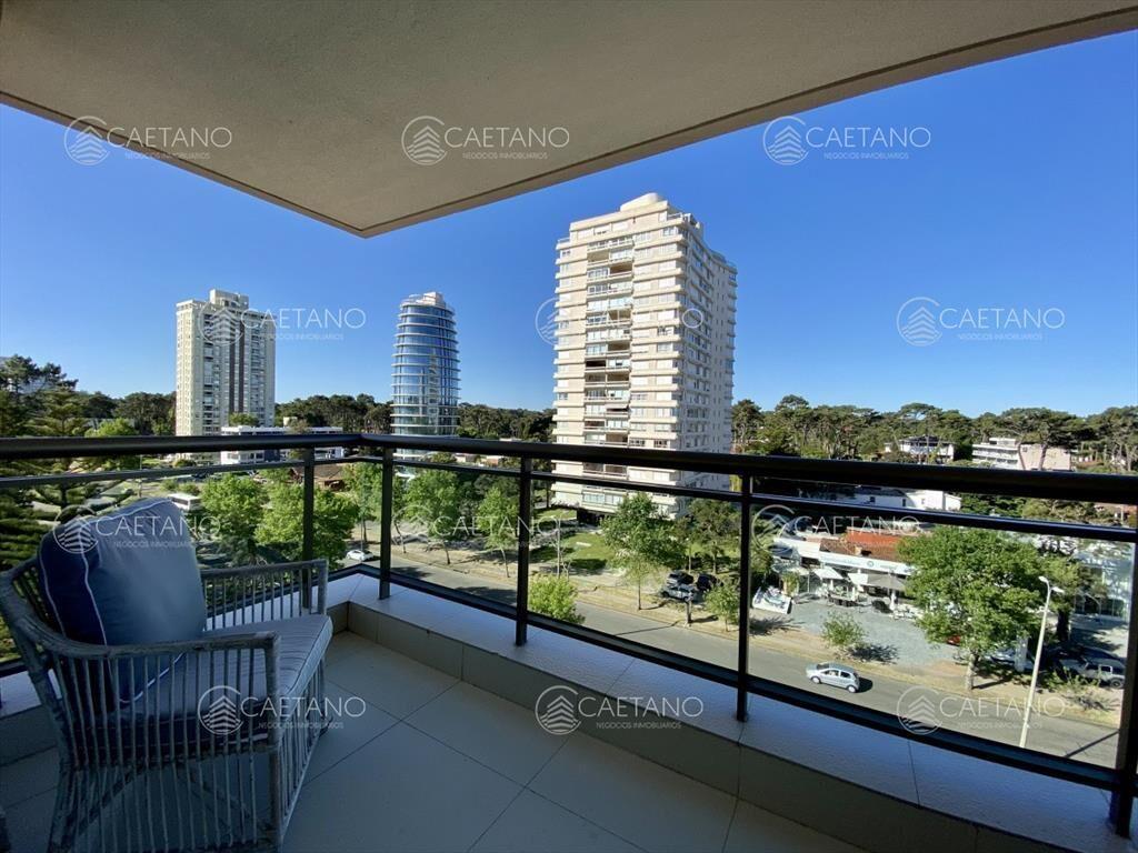 Hermoso apto. en Edificio de categoria!