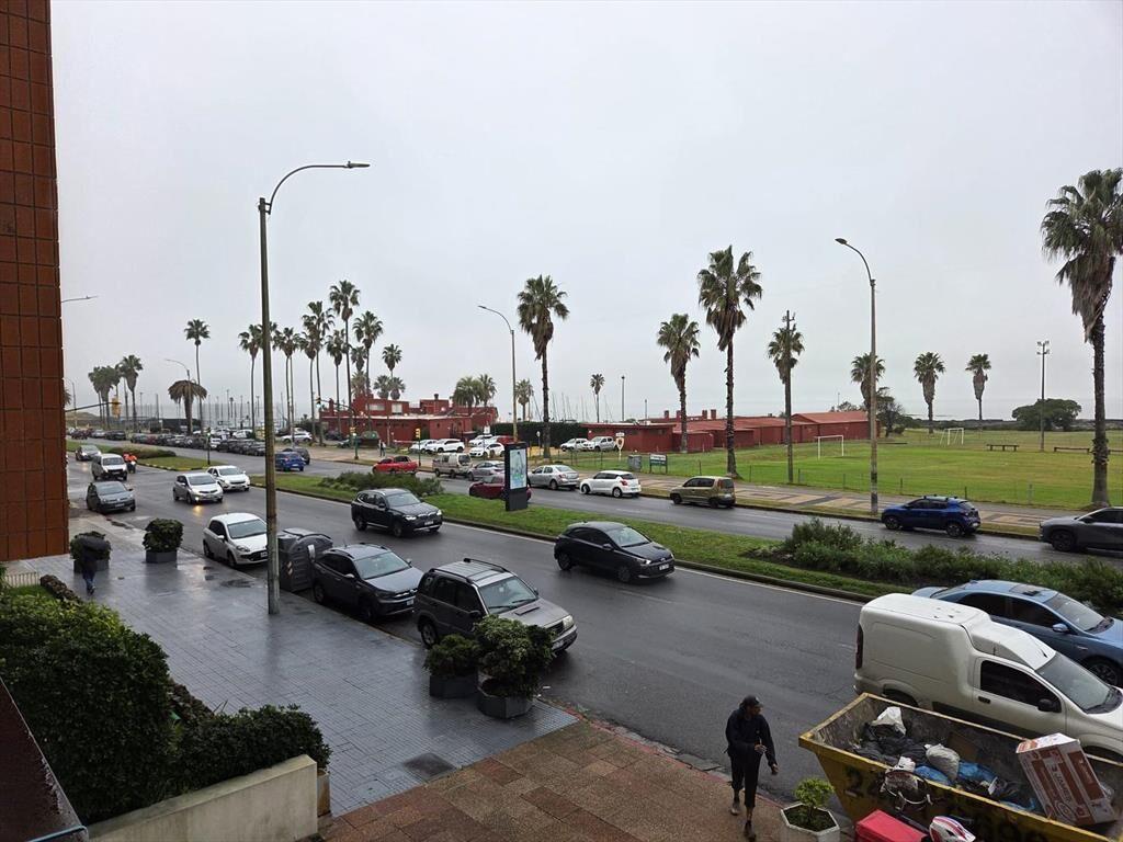 Rambla de Punta Carretas, 382 m2 , ggex3 , piscina, gimnas