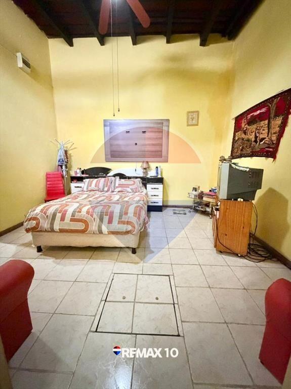 SE VENDE CASA A 3 CUADRAS DE PLAZA ASAMBLEA