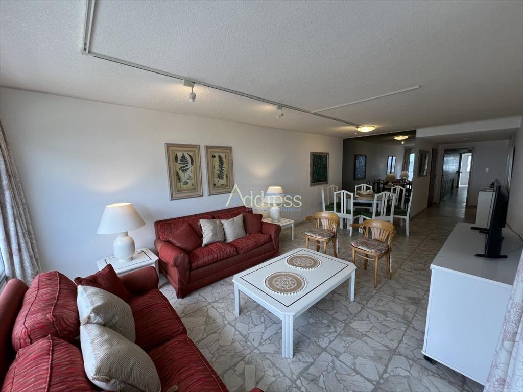Apartamento en Mansa frente al mar - Punta del