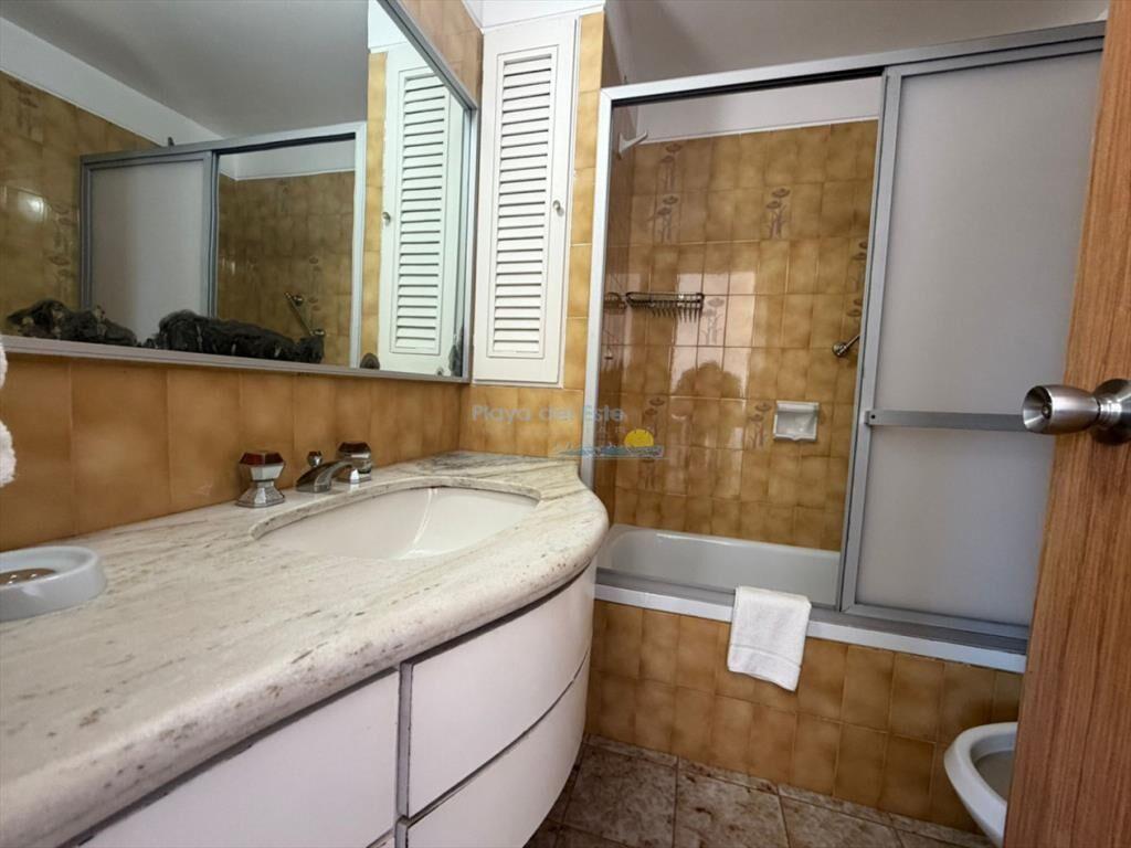 Apartamento de 3 dormitorios en alquiler anual e