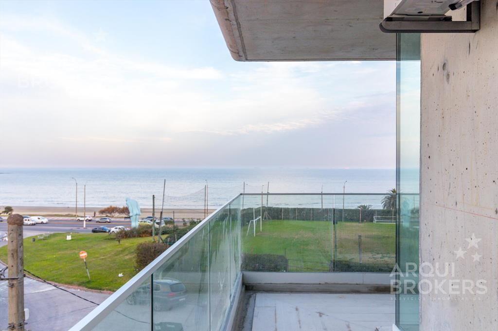 Apartamento de un dormitorio en venta en Puerto Buceo con