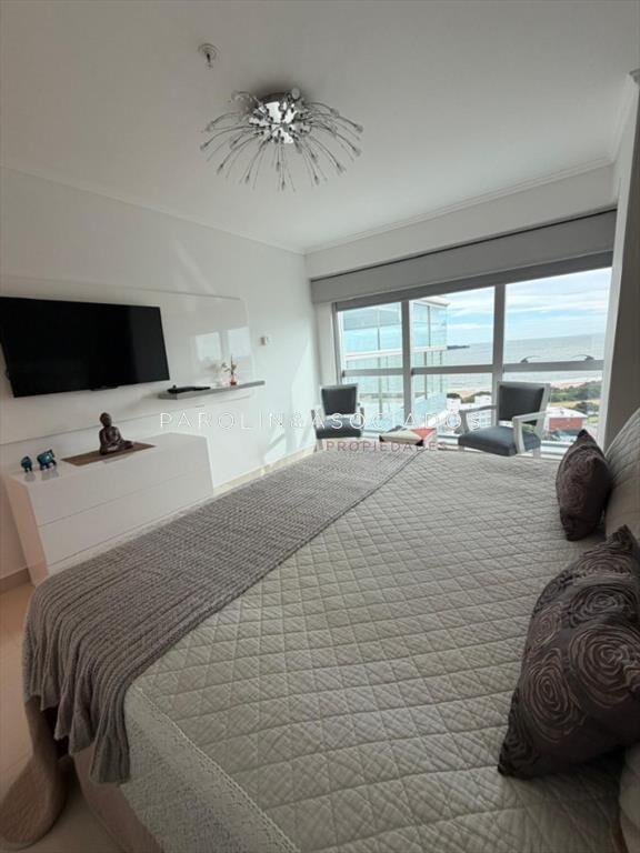 Departamento esquinero en Miami Boulevard de 3 en