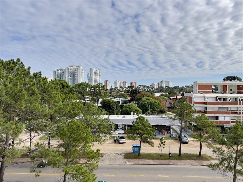 EDIFICIO CHESTERFIELD - PUNTA DEL ESTE