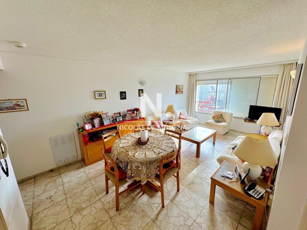 Apartamento en Peninsula, 1 dormitorio y medio