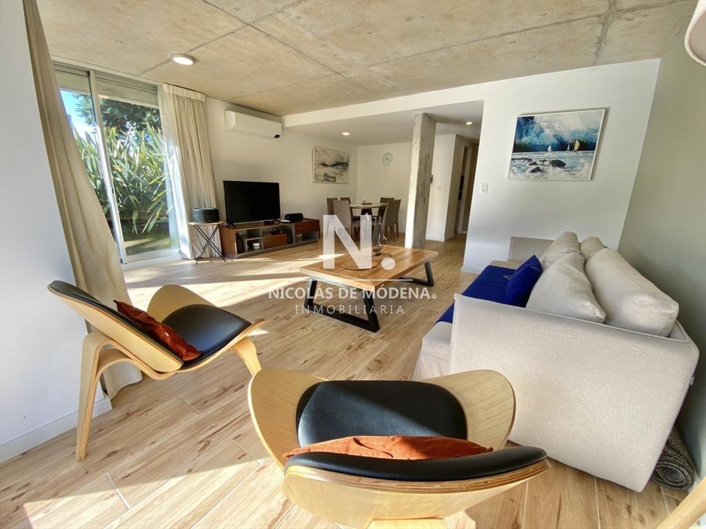 Vende impecable apartamento de 2 dormitorios en