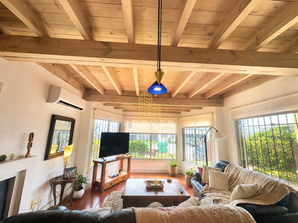 Alquiler de casa de 3 dorm+ servicio en la barra