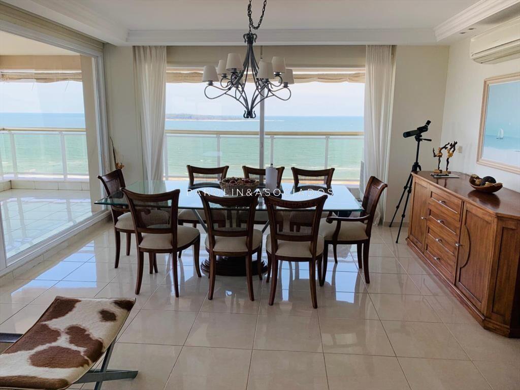 Apartamento en venta de 3 dormitorios en Le Punta