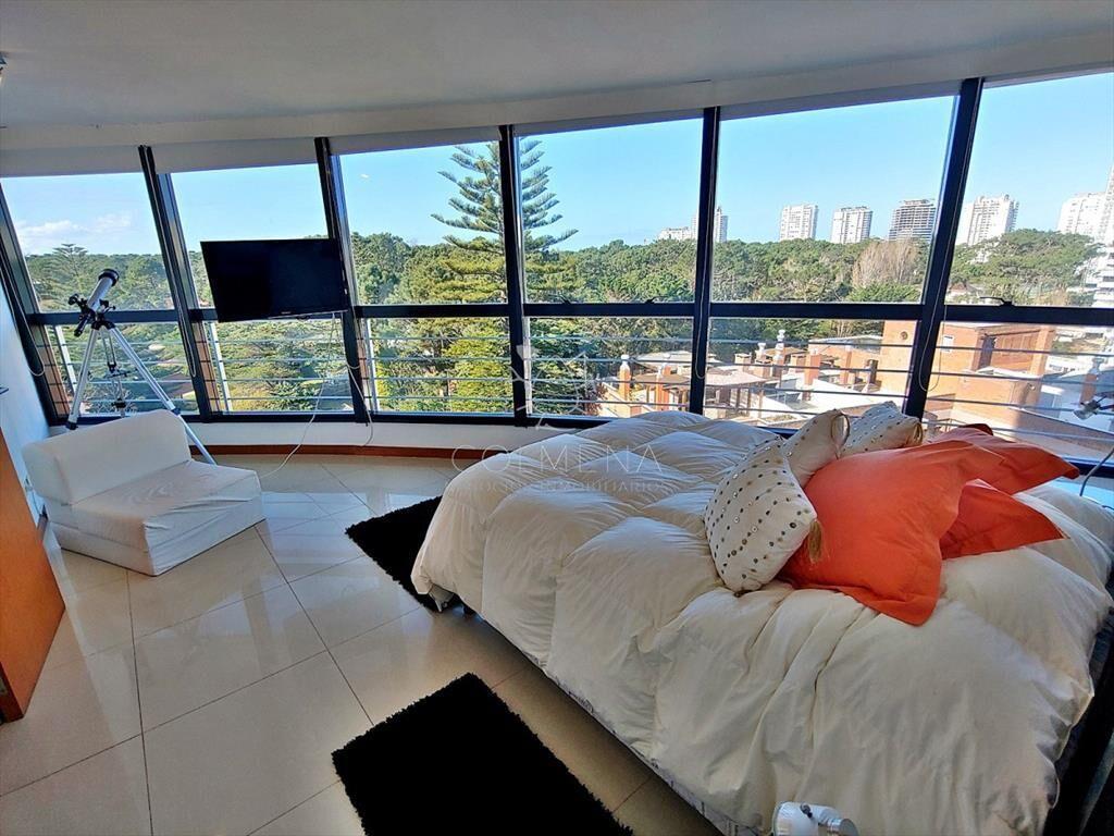 Apartamento en Torre de categoria.
