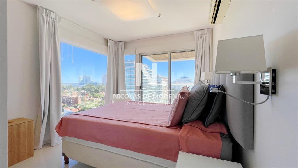 Vende apartamento de 2 dormitorios en Playa Punta