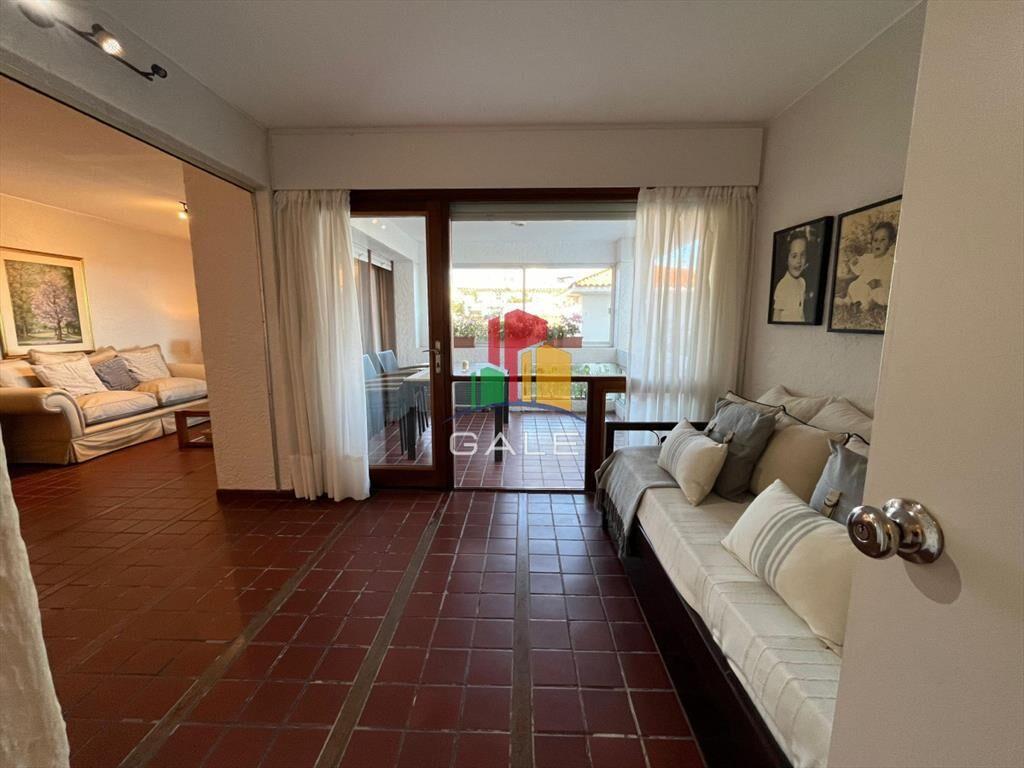Frente al mar con vista, amplio apartamento