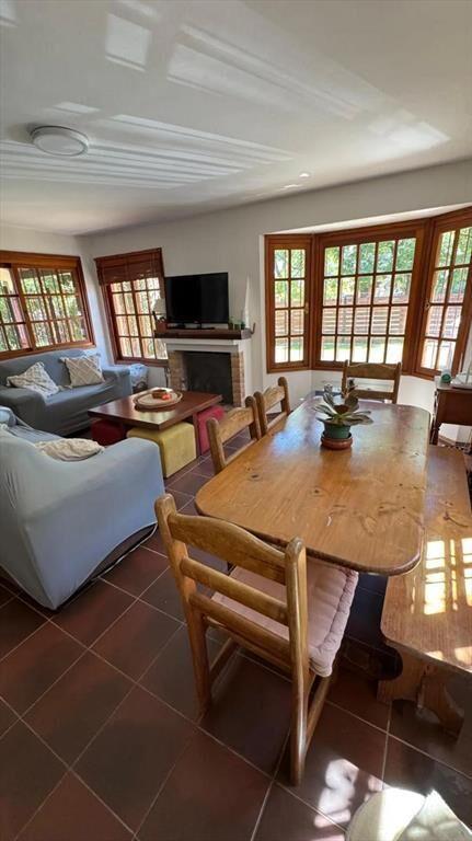 Venta amplia Casa 3 dormitorios con piscina y parrillero a