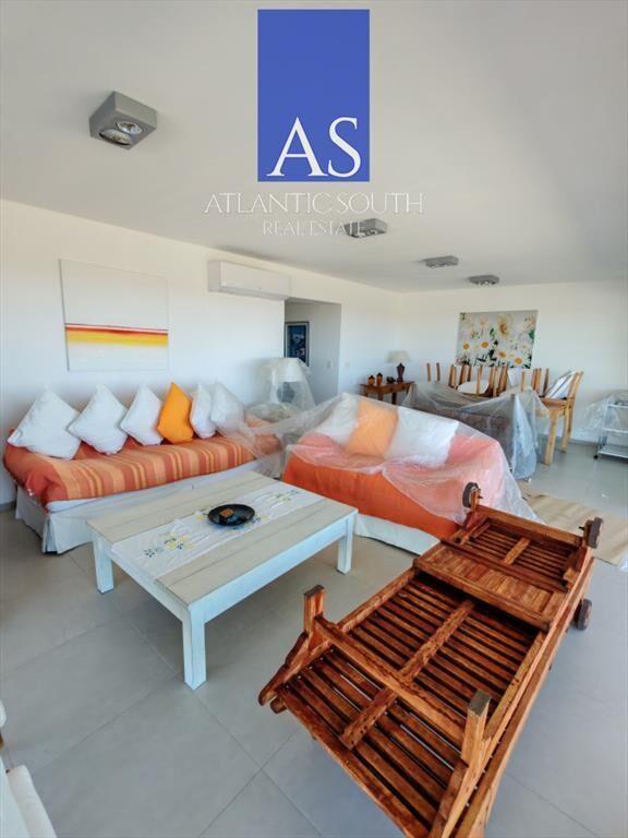 Apartamento moderno primera linea Playa Brava 3
