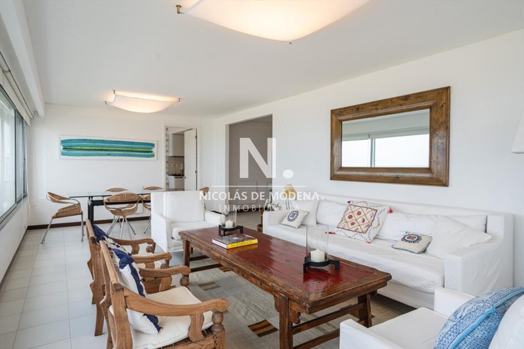 Apartamento en Venta de 3 dormitorios Frente al ,