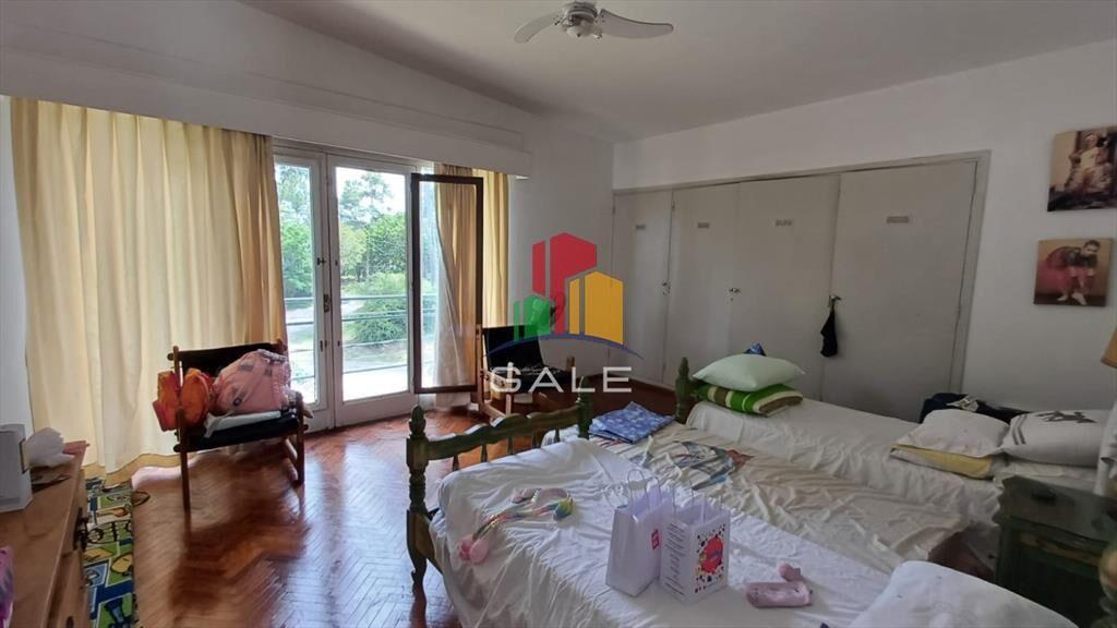 Vende Casa en Zona comercial en Lugano - Punta del Este
