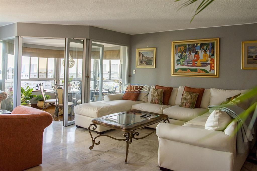 Apartamento en Roosevelt Center de 3 dormitorios
