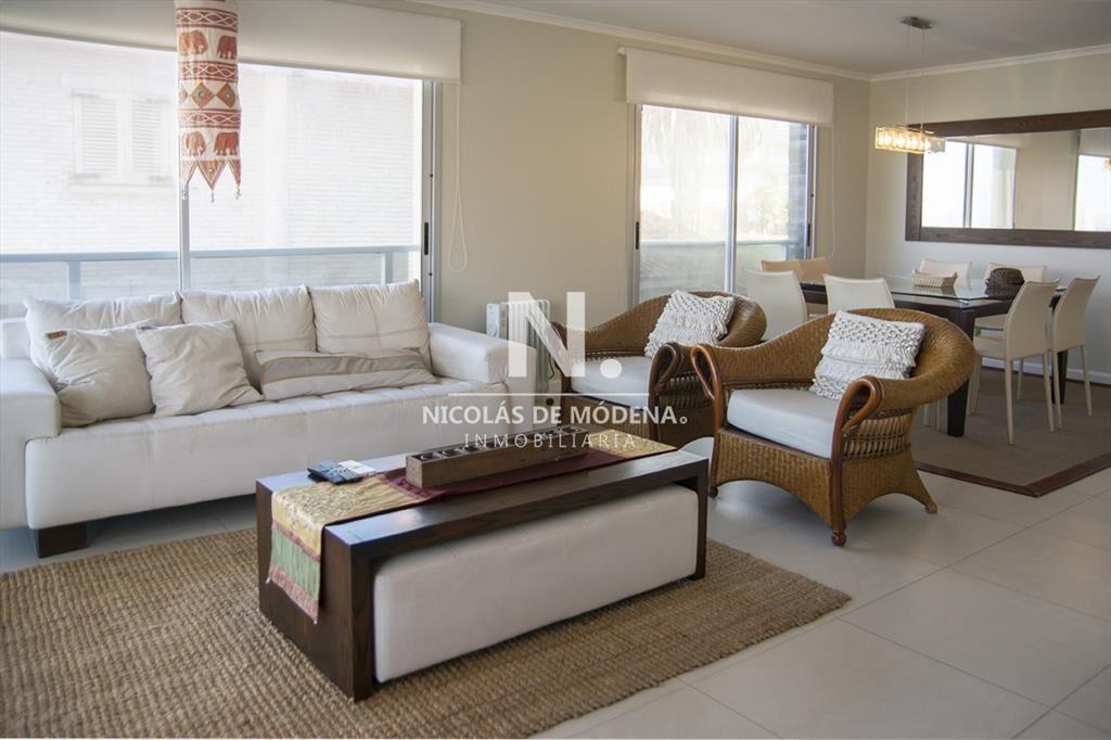 Departamento de 3 dormitorios con parrillero en