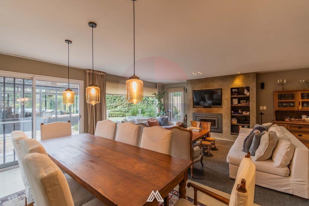 VENTA CASA CARRASCO SUR 3 DORMITORIOS PISCINA