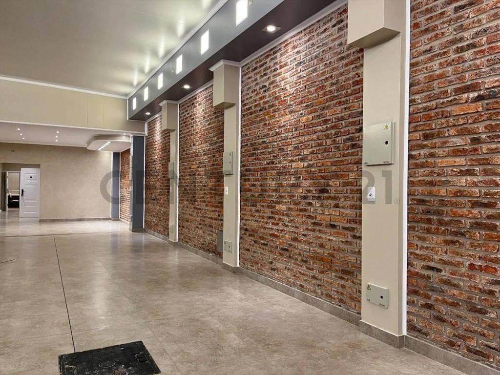Excepcional Local comercial! 430m2 a estrenar Entrada par...