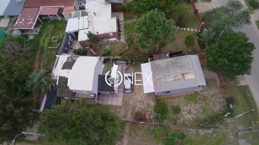 Se venden 2 casas + monoambiente en un mismo -